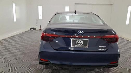 2019 Toyota Avalon Hybrid XLE