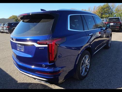 2025 Cadillac XT6 FWD Premium Luxury