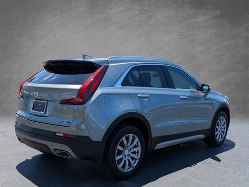 Argent Silver Metallic 2023 Cadillac XT4 FWD Premium Luxury