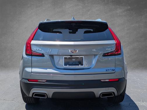 Argent Silver Metallic 2023 Cadillac XT4 FWD Premium Luxury