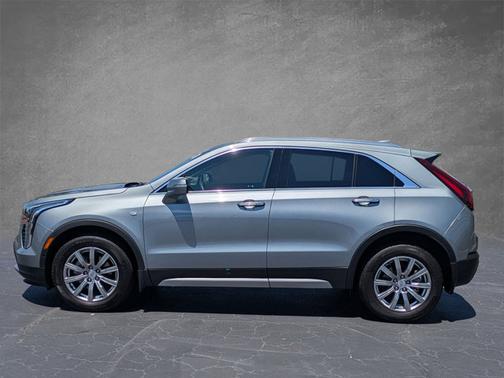 Argent Silver Metallic 2023 Cadillac XT4 FWD Premium Luxury