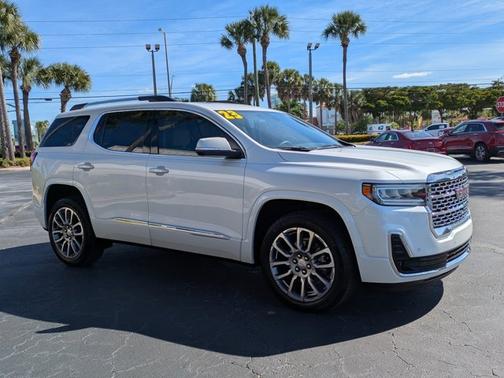 2023 GMC Acadia Denali