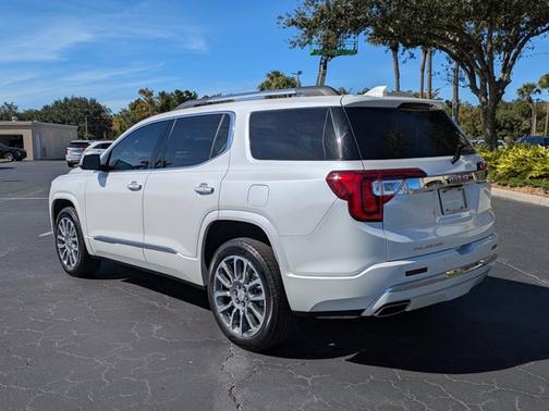 2023 GMC Acadia Denali