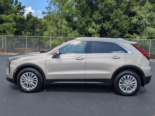 2024 Cadillac XT4 FWD Luxury