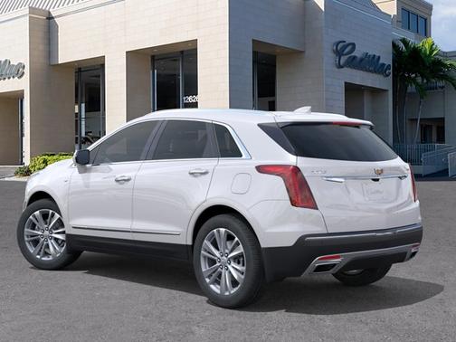 Crystal White Tricoat 2026 Cadillac XT5 FWD Premium Luxury