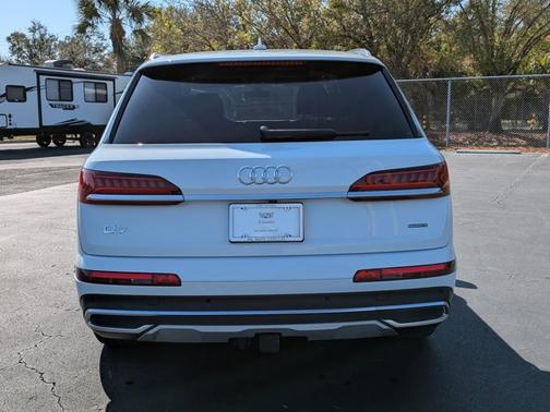 2023 Audi Q7 Premium Plus