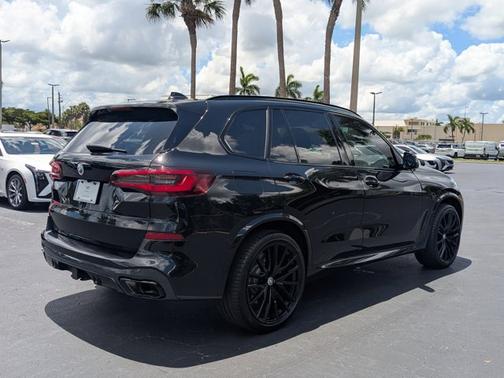 2023 BMW X5 M50i