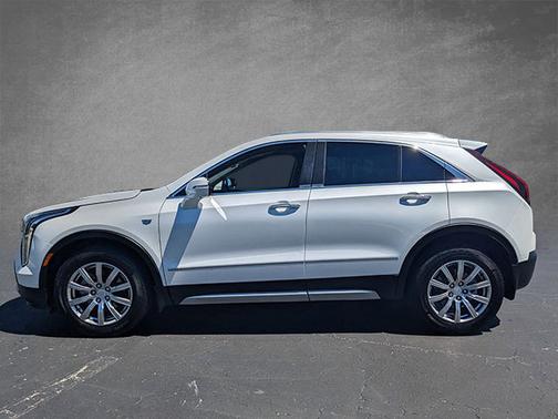 2022 Cadillac XT4 FWD Premium Luxury