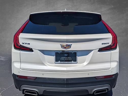 2022 Cadillac XT4 FWD Premium Luxury