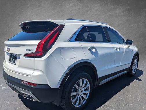 2022 Cadillac XT4 FWD Premium Luxury