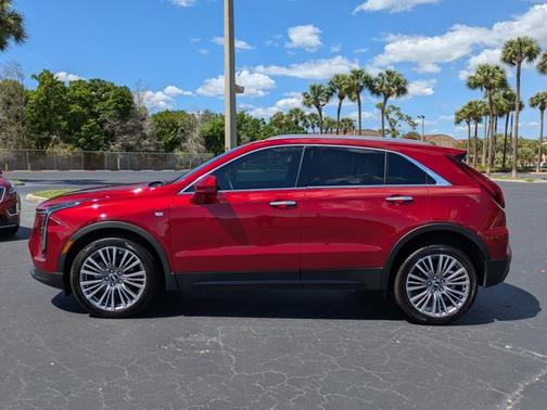 2024 Cadillac XT4 FWD Premium Luxury