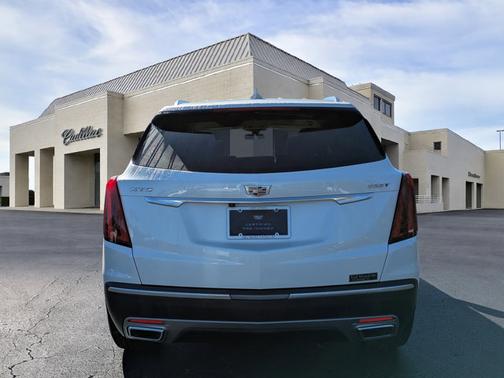 2022 Cadillac XT5 FWD Premium Luxury