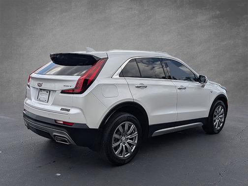 2022 Cadillac XT4 FWD Premium Luxury