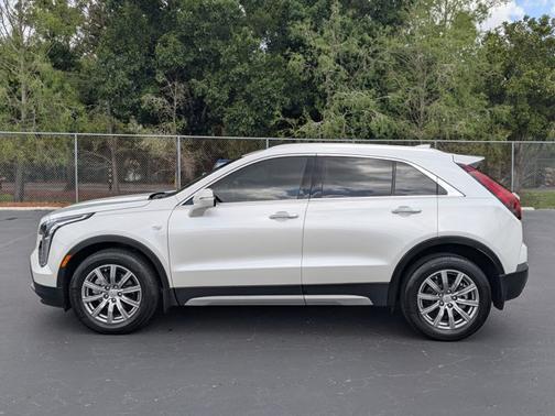 2022 Cadillac XT4 FWD Premium Luxury