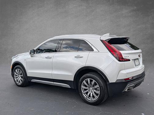 2022 Cadillac XT4 FWD Premium Luxury