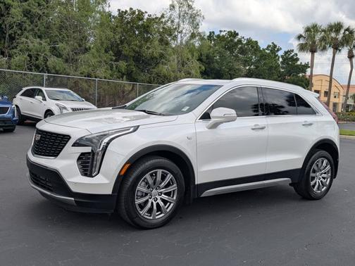 2022 Cadillac XT4 FWD Premium Luxury