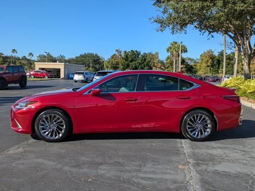 2024 Lexus ES 300h Luxury