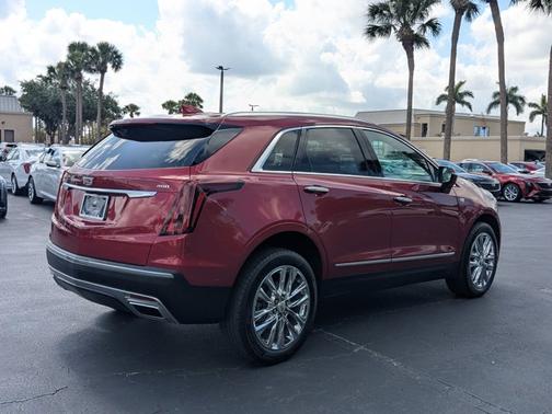 2022 Cadillac XT5 FWD Premium Luxury
