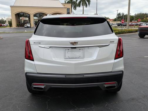 2021 Cadillac XT5 FWD Premium Luxury
