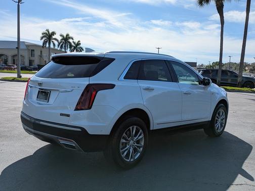 2022 Cadillac XT5 FWD Premium Luxury