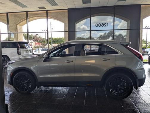 2025 Cadillac XT4 FWD Premium Luxury