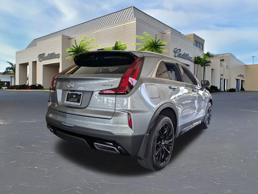 2025 Cadillac XT4 FWD Premium Luxury
