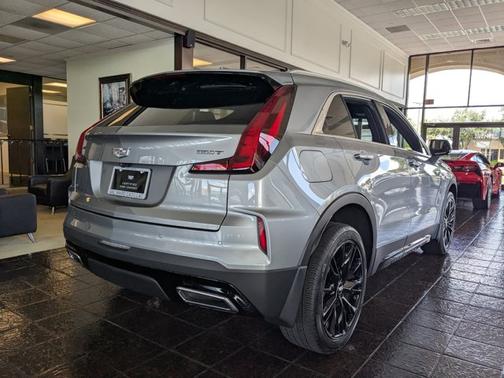2025 Cadillac XT4 FWD Premium Luxury