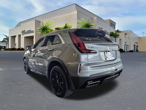 2025 Cadillac XT4 FWD Premium Luxury