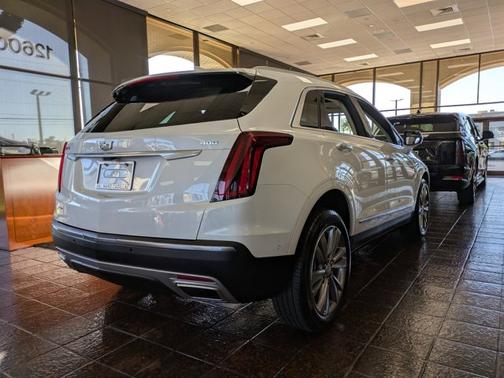 2024 Cadillac XT5 AWD Premium Luxury