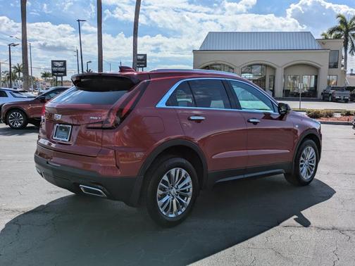 2024 Cadillac XT4 FWD Premium Luxury