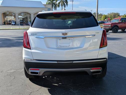 2021 Cadillac XT5 FWD Premium Luxury