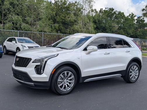 2022 Cadillac XT4 FWD Premium Luxury