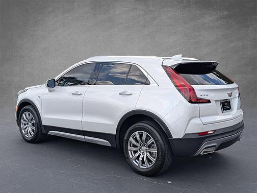 2022 Cadillac XT4 FWD Premium Luxury