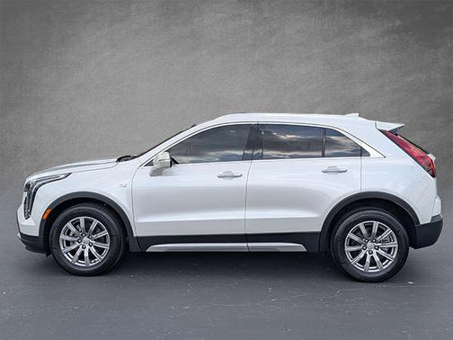 2022 Cadillac XT4 FWD Premium Luxury