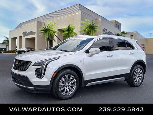 2022 Cadillac XT4 FWD Premium Luxury