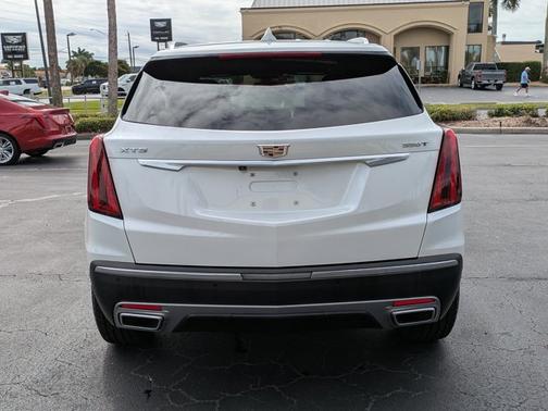 2022 Cadillac XT5 FWD Premium Luxury