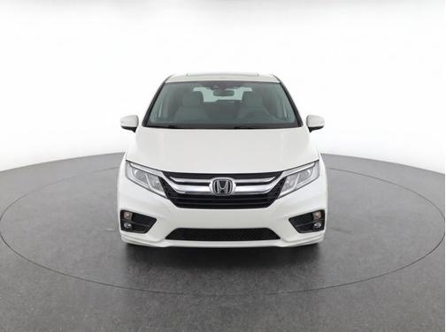 White 2018 Honda Odyssey Touring