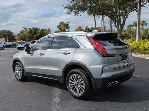 2024 Cadillac XT4 FWD Premium Luxury