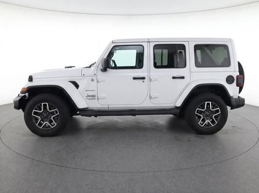 Bright White Clearcoat 2024 Jeep Wrangler Sahara