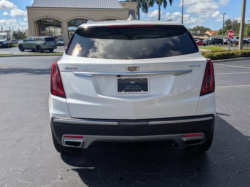 2023 Cadillac XT5 FWD Premium Luxury
