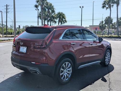 2022 Cadillac XT4 AWD Premium Luxury