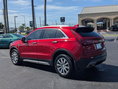 2022 Cadillac XT4 AWD Premium Luxury