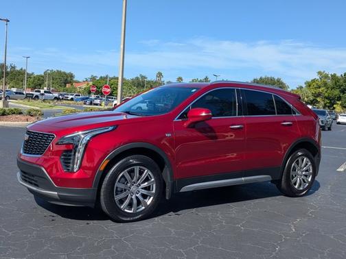2022 Cadillac XT4 AWD Premium Luxury
