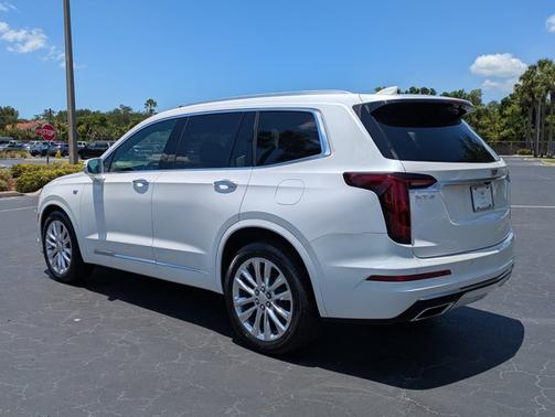 Crystal White Tricoat 2020 Cadillac XT6 FWD Premium Luxury