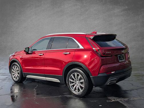 2022 Cadillac XT4 FWD Premium Luxury
