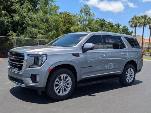 2023 GMC Yukon SLT