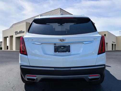 2023 Cadillac XT5 FWD Premium Luxury