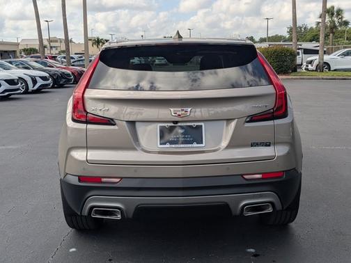 2023 Cadillac XT4 FWD Premium Luxury