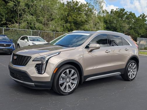 2023 Cadillac XT4 FWD Premium Luxury