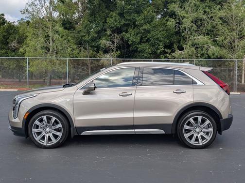 2023 Cadillac XT4 FWD Premium Luxury